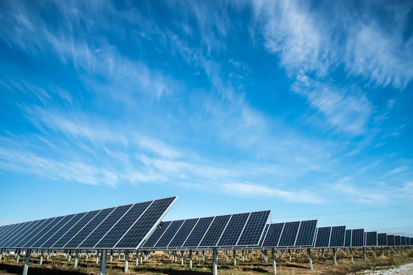 Parc fotovoltaic pe acoperiș industrial